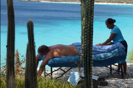 relax massage curacao